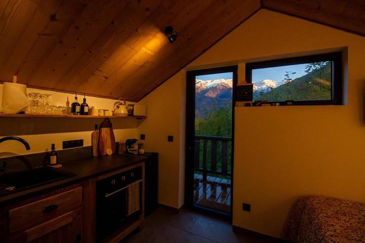 Gîte pour 2 personnes, avec vue et terrasse dans Montgilbert