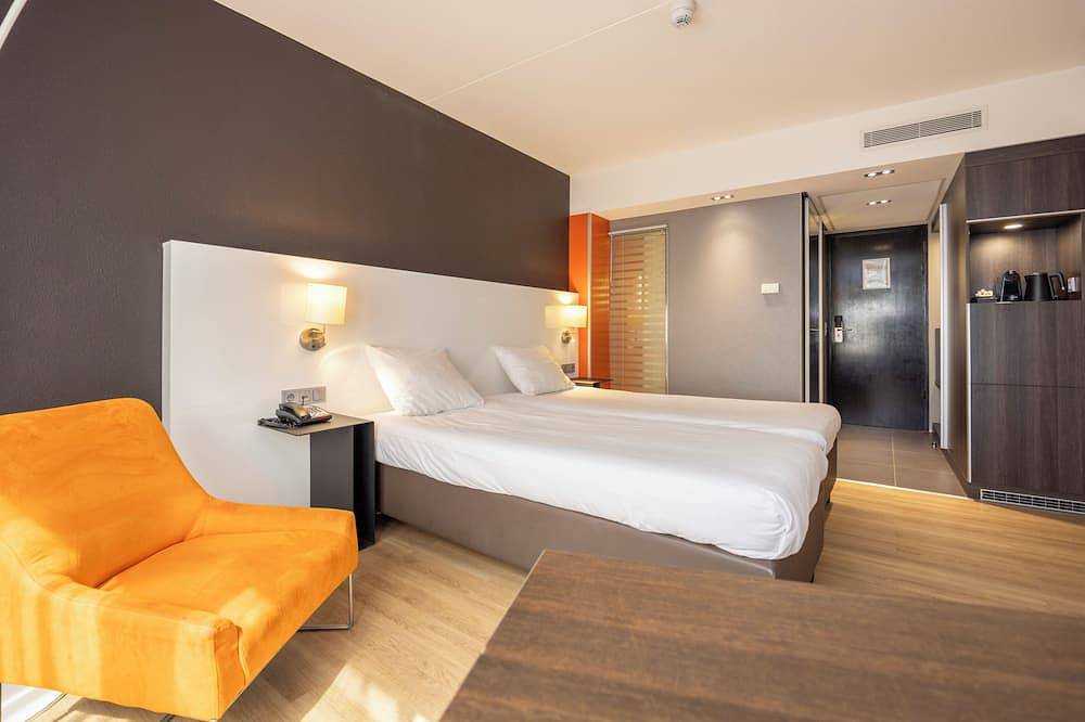 Always a Great Idea To Unwind! Indoor Pool, Free Breakfast and Parking! in Nieuwegein, Bestuur Regio Utrecht