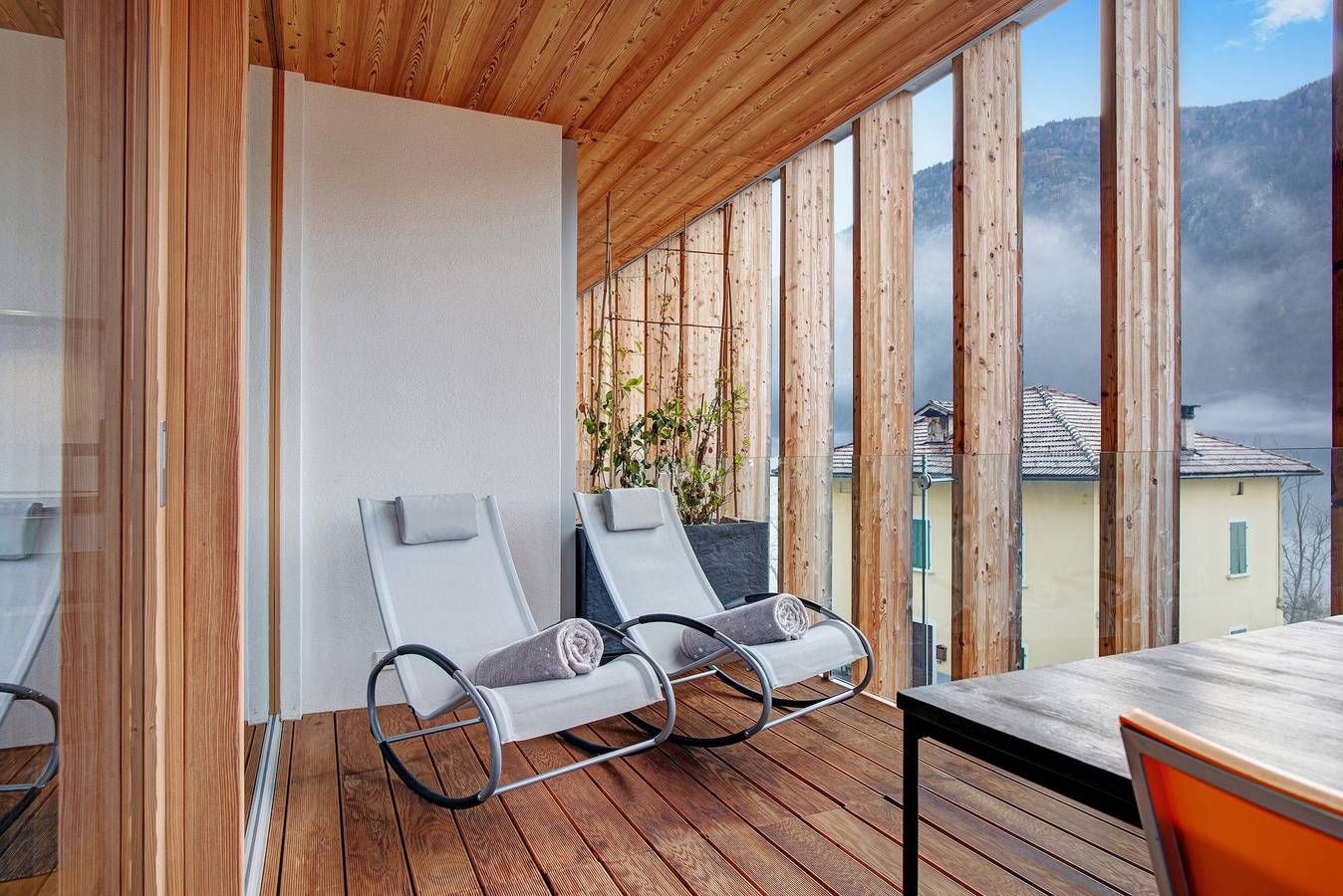 Entire apartment, Vacation Apartment 'Lunalo Dolomiti' Eco with Mountain View, Wi-Fi, Garden & Terrace in Coltura, Tre Ville