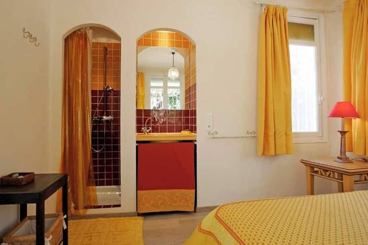 Location de vacances pour 8 personnes, avec jacuzzi et jardin ainsi que balcon et piscine dans Port de la Figueirette - 4