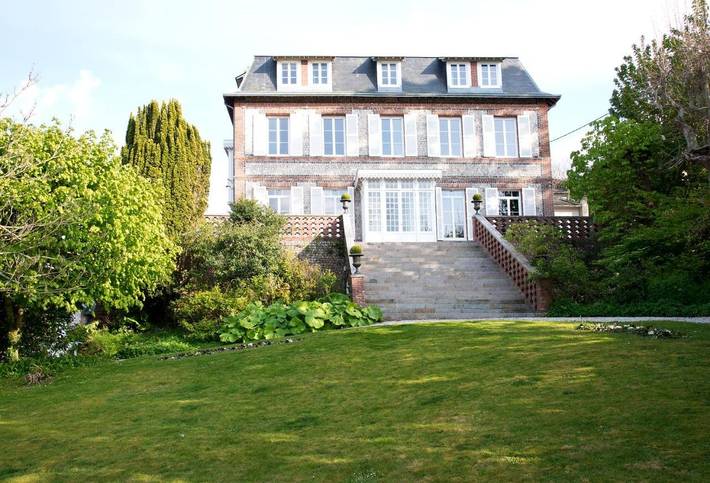 Chambre d’hôte pour 2 personnes, avec Terrasse ainsi que Jardin et Vue dans Falaises d'Etretat