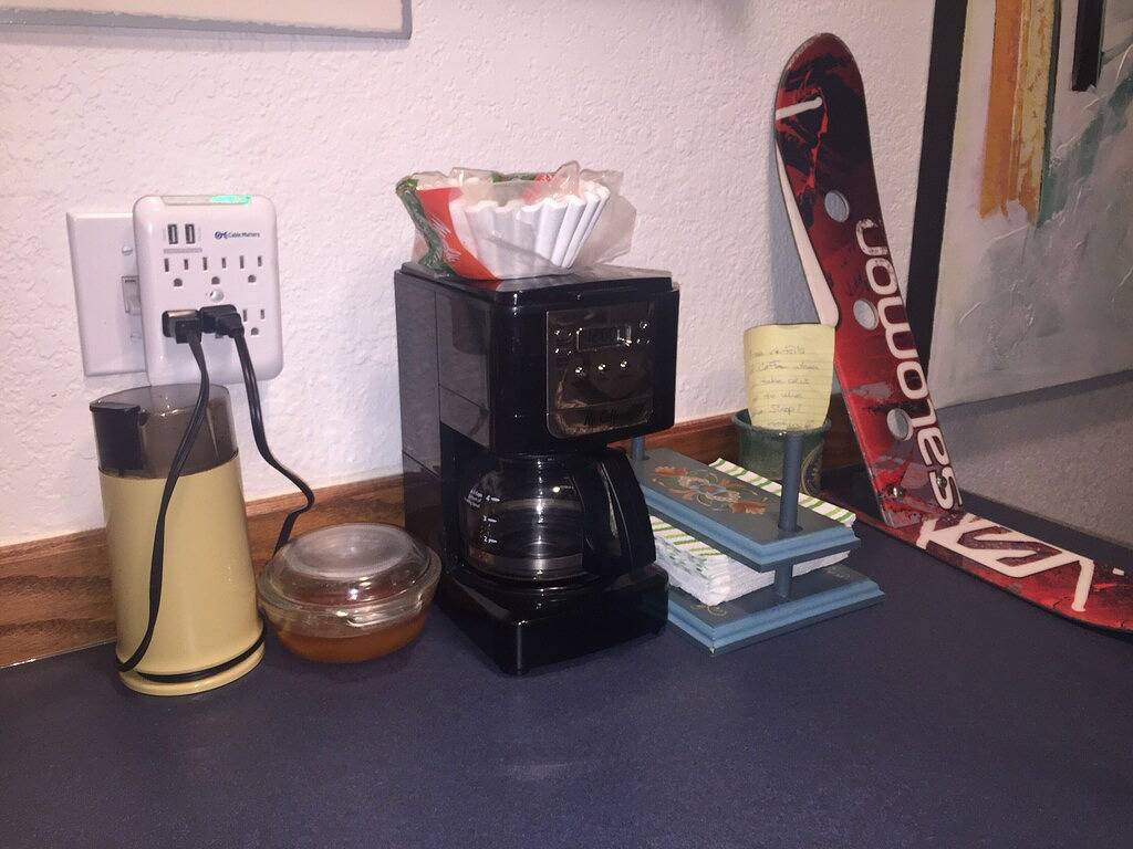 Ganze Wohnung, Alyeska Base View Studio Eigentumswohnung; Lage Lage! Alles parken und zu Fuß erreichen. in Girdwood, Anchorage