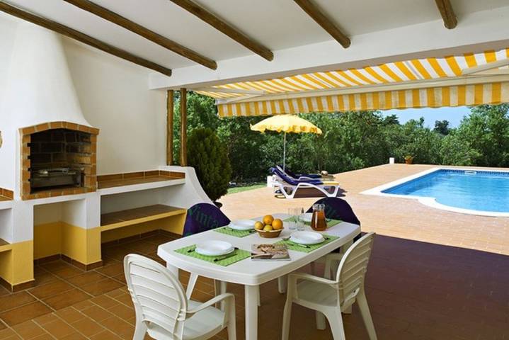 Maison de campagne 'Quinta Da Aroeira' avec piscine privée, Wi-Fi et climatisation in Carvoeiro, District de Faro