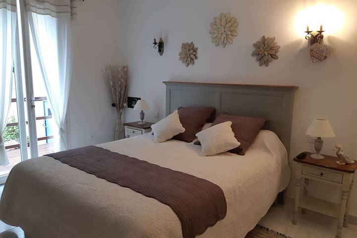 Location de vacances pour 6 personnes, avec jardin et jacuzzi à Belcodène - 2