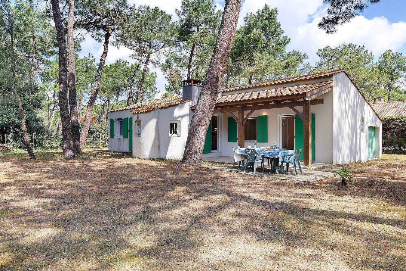 Villa les amourettes – Ref 1000: Geräumige Villa im privaten Park, 200 m vom Strand in L'Aiguillon-la-Presqu'île, Vendée