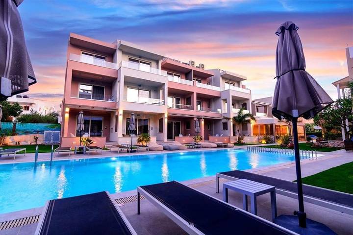 Hôtel pour 3 personnes, avec Balcon et Terrasse ainsi que Jardin et Piscine