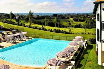 Gîte pour 4 personnes, avec piscine et terrasse dans Golf d'Arcangues