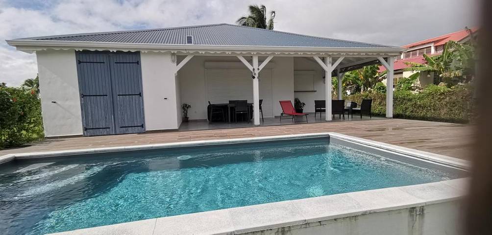 Chalet para 6 personas, con terraza además de jardín y piscina - 1