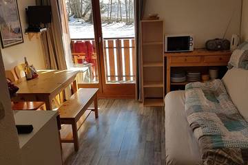 Gîte pour 4 personnes, avec balcon à Bernex