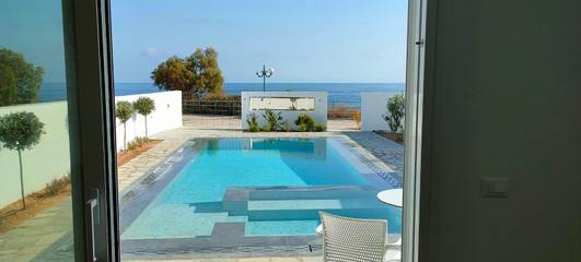 Gîte pour 6 personnes, avec jardin dans Makri Gialos