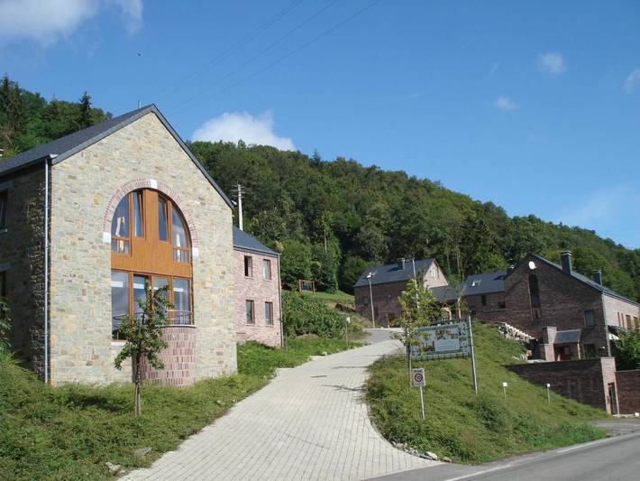 Location de vacances pour 15 personnes, avec Terrasse et Jardin ainsi que Sauna et Vue dans Bomal