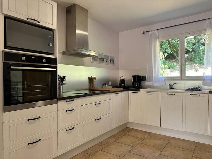 Location de vacances pour 6 personnes, avec jardin et piscine à Le Martinet - 3