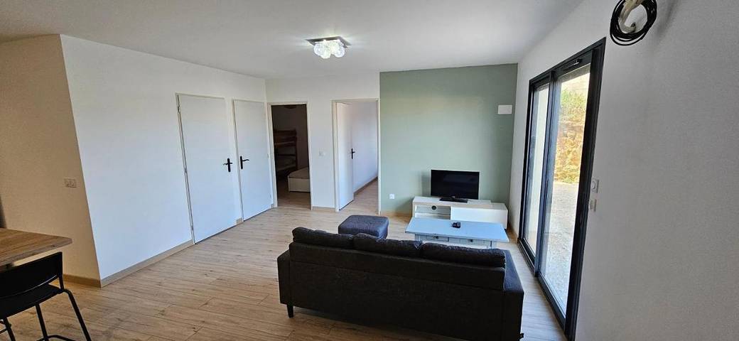 Gîte pour 6 personnes, avec jardin à Gabian - 4