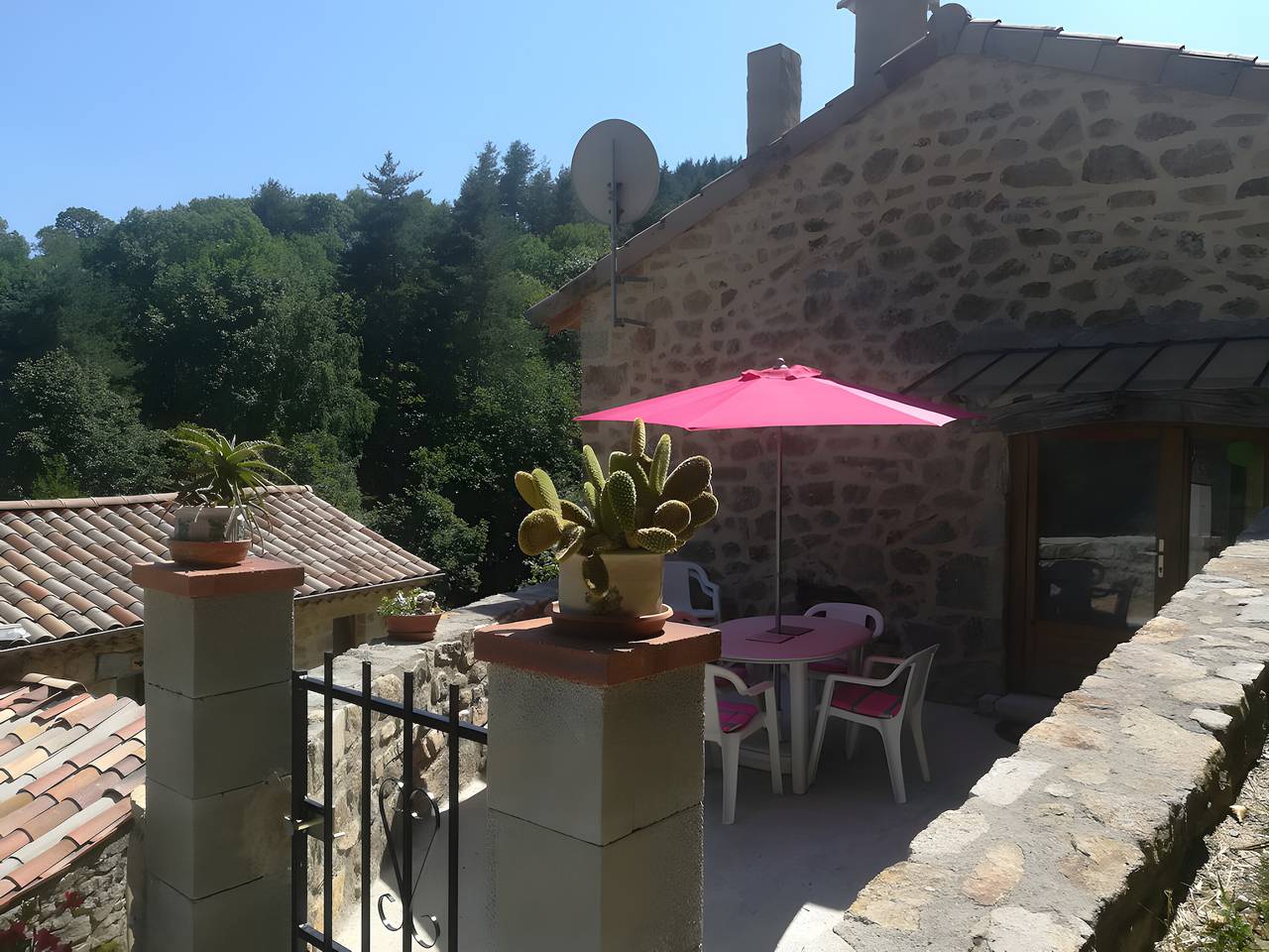 Maison de vacances « Loft de Charme La Rose Désirée » avec vue montagne et Wi-Fi in Saint-Jean-Chambre, Parc naturel régional des Monts d'Ardèche