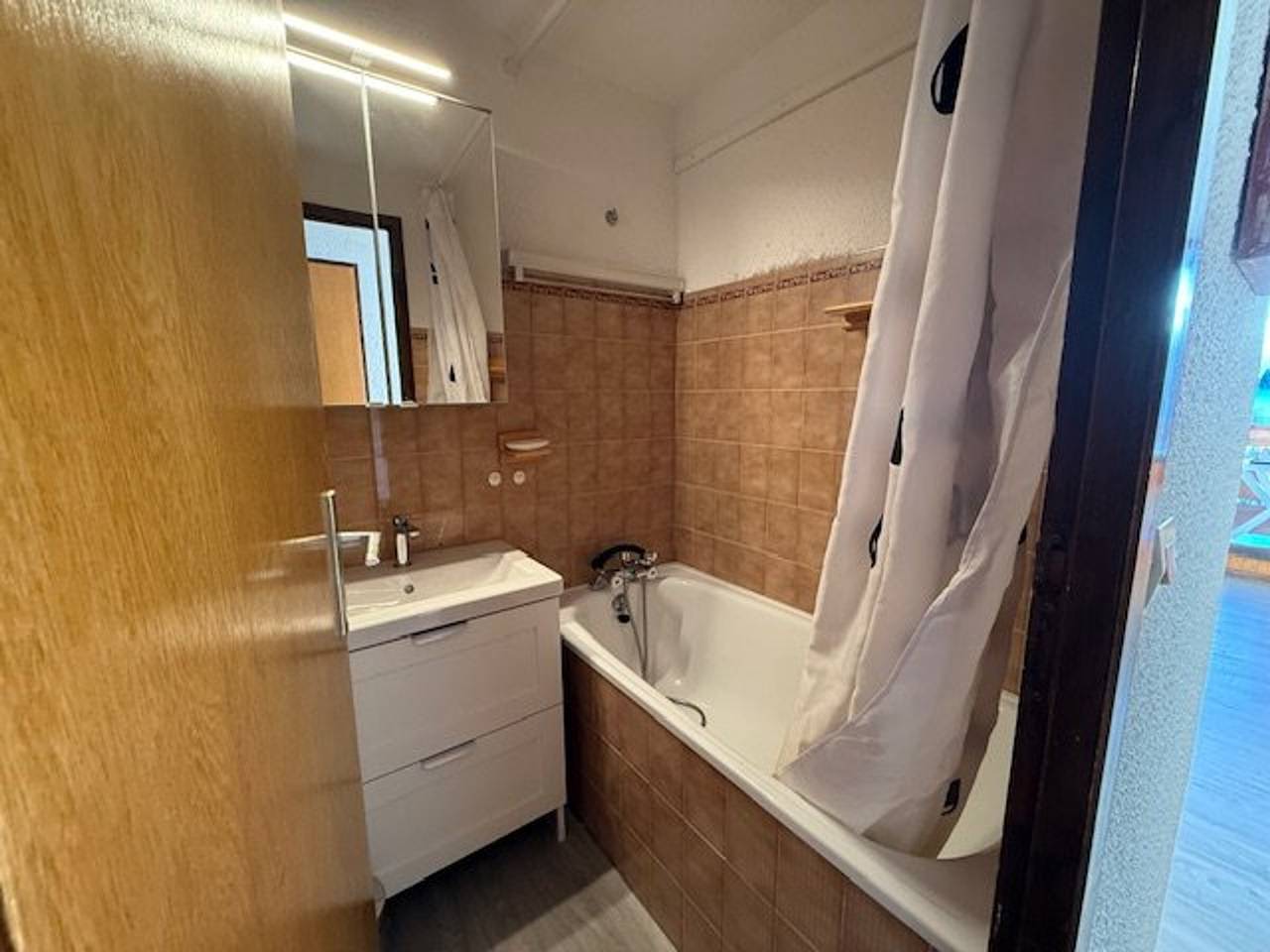 Entire apartment, Studio cabin for 4 in Les Saisies, near shops in Les Saisies, Albertville region