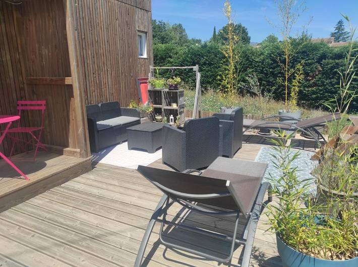 Location de vacances pour 2 personnes, avec terrasse ainsi que piscine et jardin à Montréal (Rhône-Alpes) - 3