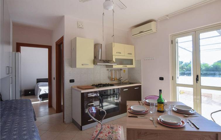 Apartamento vacacional entero, Apartamento en primera línea de playa con aparcamiento e Internet - A 1,5 km de la playa in Lamezia Terme, Provincia de Catanzaro