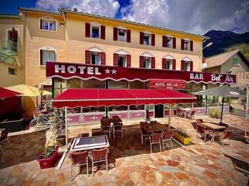 Hôtel pour 2 personnes, avec vue et jardin à Jausiers