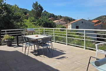 Gîte pour 6 personnes, avec jardin et terrasse à Peri