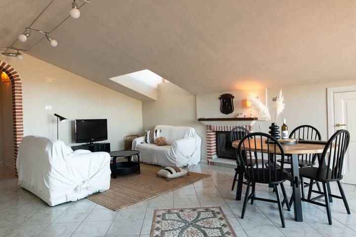 Gîte pour 4 personnes, avec vue ainsi que terrasse et jardin à Cala Liberotto - 2