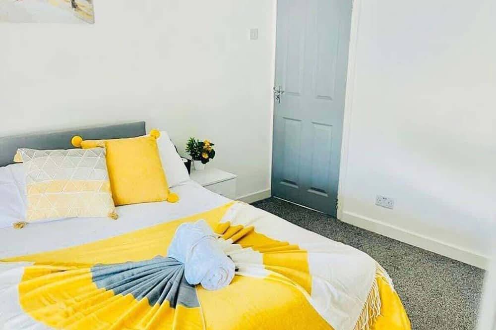 Fratton House: Alver Road: Free parking in Portsmouth, Südostengland