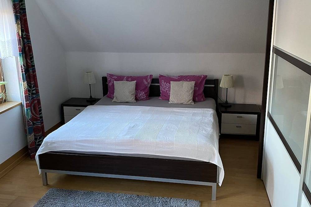 Ganze Wohnung, Große gemütliche Ferienwohnung auf 2 Etagen 230qm mit Terrasse und Balkon. in Rodewald, Aller-Leine-Tal