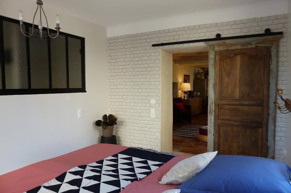 Gîte de Charme en Ferme du Xviie siècle avec Internet in Vicq, Région de Montluçon
