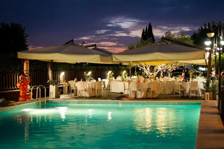 Hotel per 4 persone, con giardino e piscina, con animali domestici - 1
