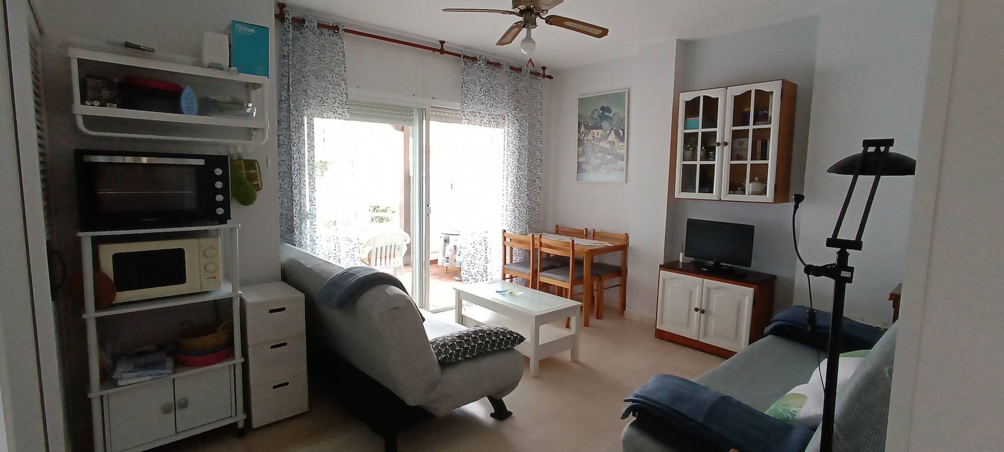 Entire apartment, Apartment 'Brisa y Mar' with Shared Pool, Private Terrace and Wi-Fi in Calahonda, Costa Tropical