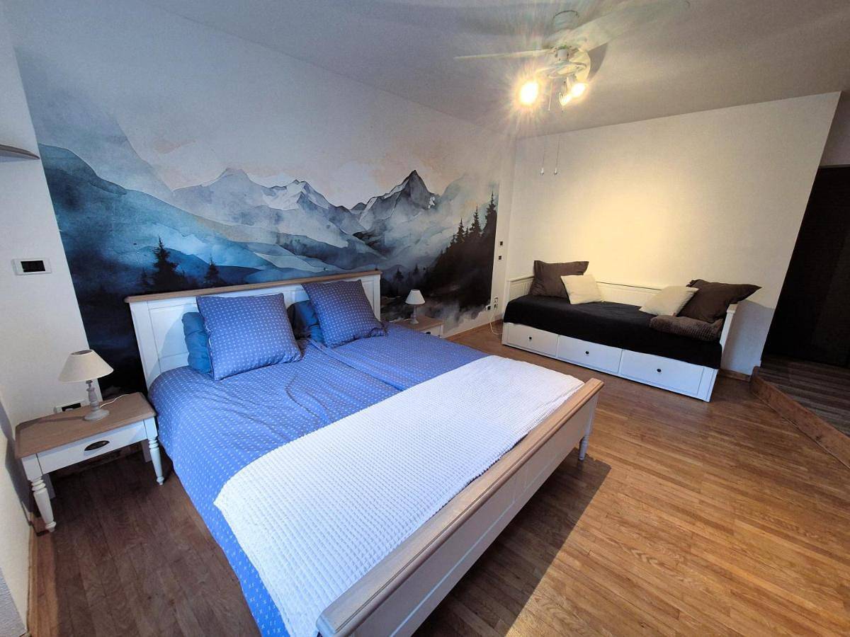 Quadruple Room with Private Bathroom in Saint-Germain-lès-Arlay, Jura