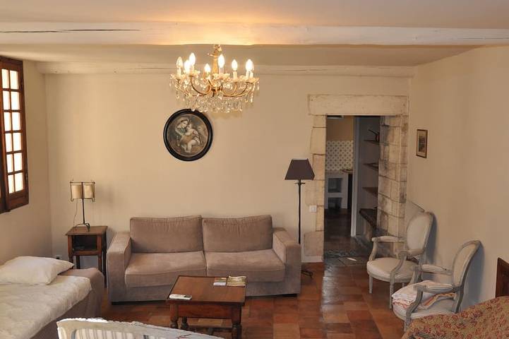 Gîte-Superior-Ensuite mit Bad-Blick auf den Hof-Gîte 19 in Villeneuve-lès-Avignon, Nimes und Umgebung