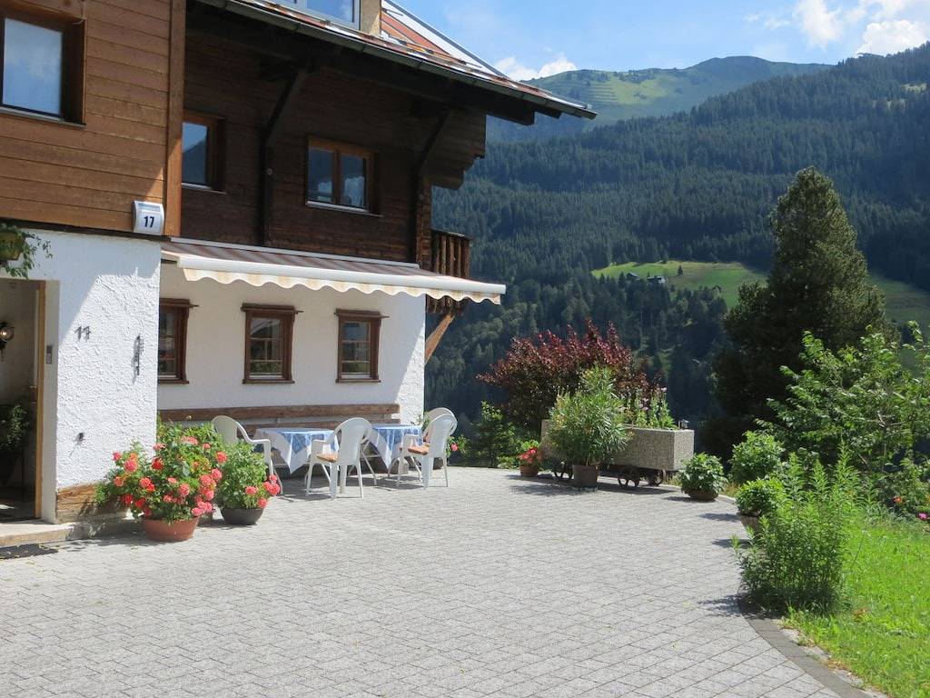 "Talblick" im Gästehaus am Berg in Hirschegg Kleinwalsertal, Mittelberg