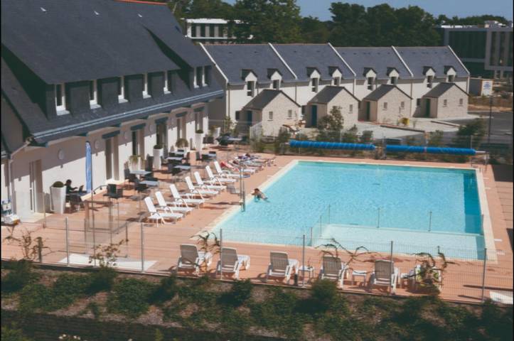 Gîte pour 4 personnes, avec piscine ainsi que balcon et jardin, animaux acceptés à Plescop - 2
