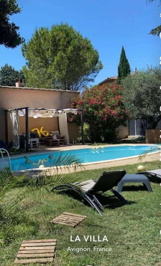 Villa for 8 people, with pool and garden, with pets in Avignon