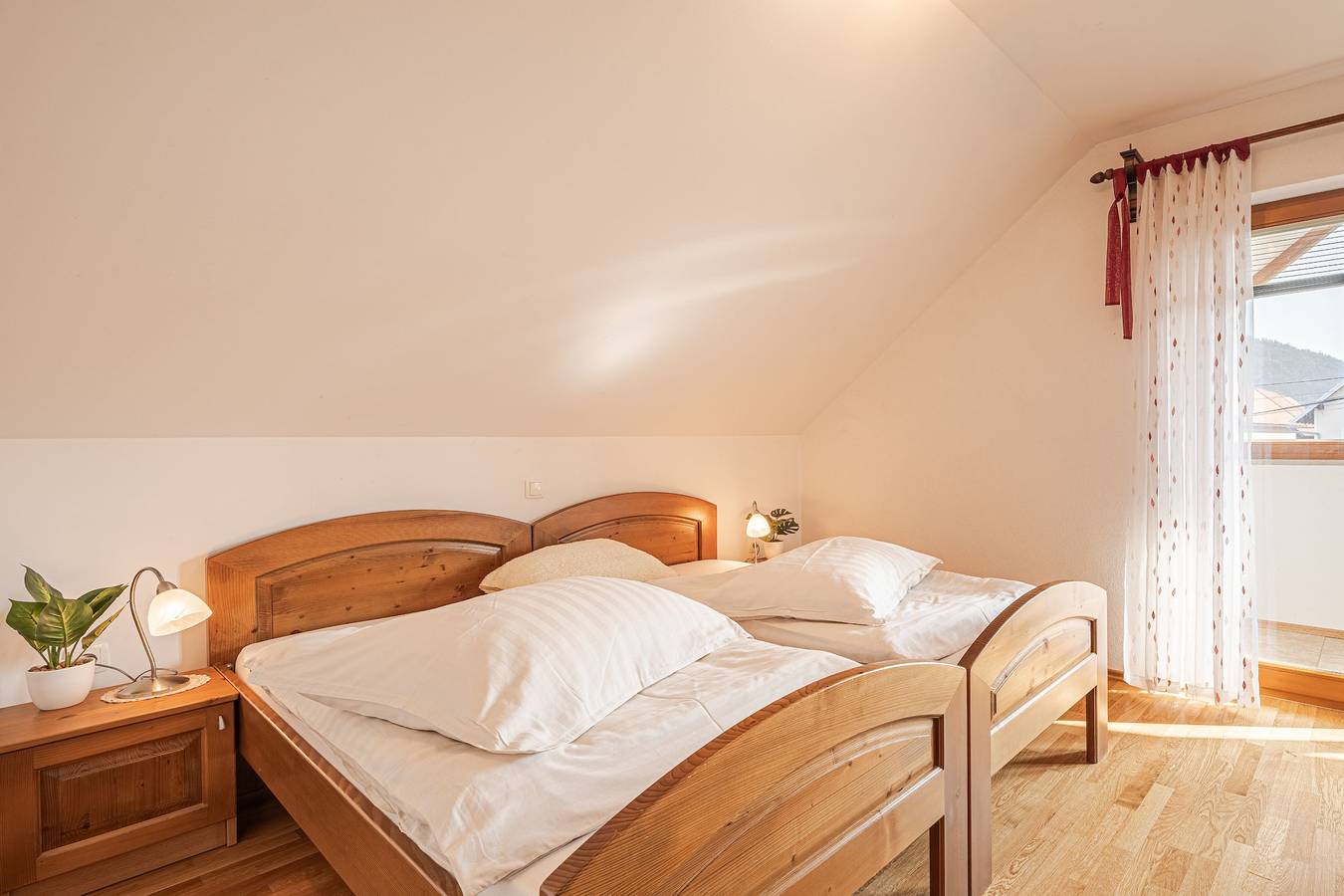 Hotel für 2 Personen mit Balkon in Cerknica, Innerkrain-Karst