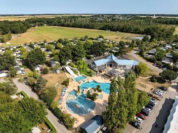 Camping pour 4 Personnes dans Sainte-Catherine-de-Fierbois, Région de Chinon, Photo 3
