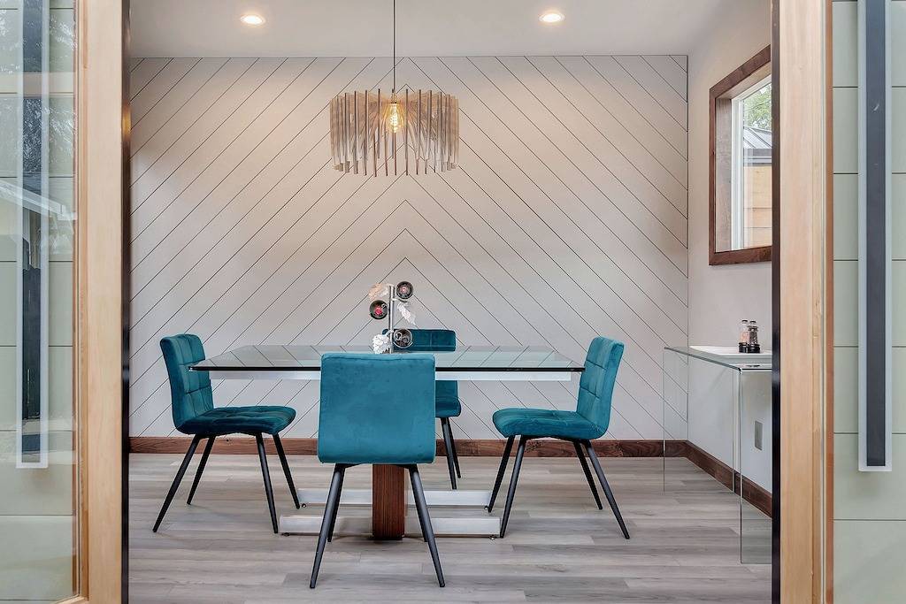 Marvelous Midcentury-Hot Tub, 5 Blocks to Downtown in El Paso de Robles, San Luis Obispo County