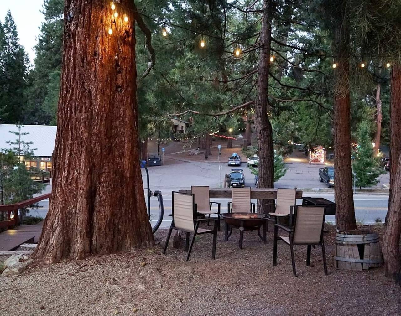 Entire apartment, Miners Suite in Shaver Lake in Shaver Lake, Kings Canyon National Park