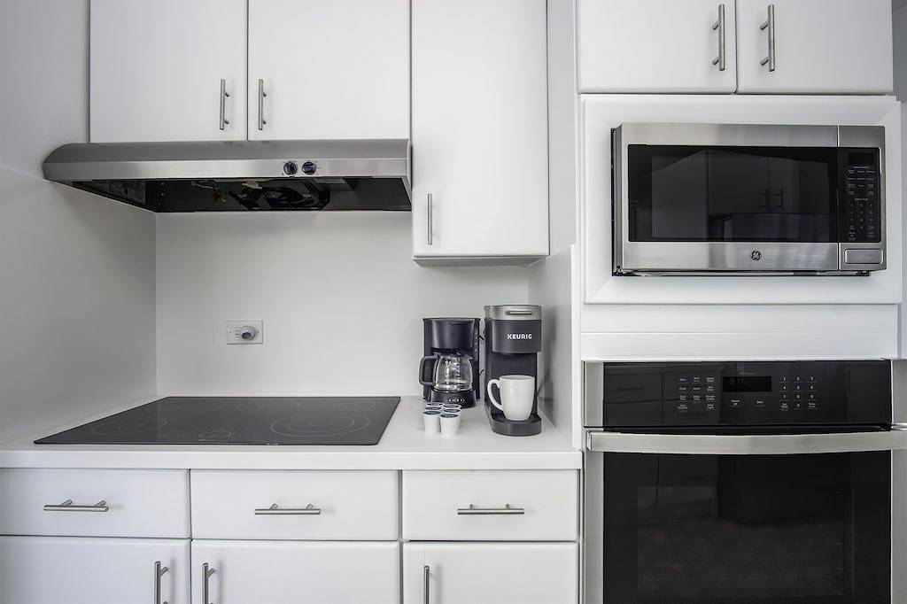 Sandy Beach Pool, Bikes, Kayaks, Ev charger in Upper Matecumbe Key, Islamorada