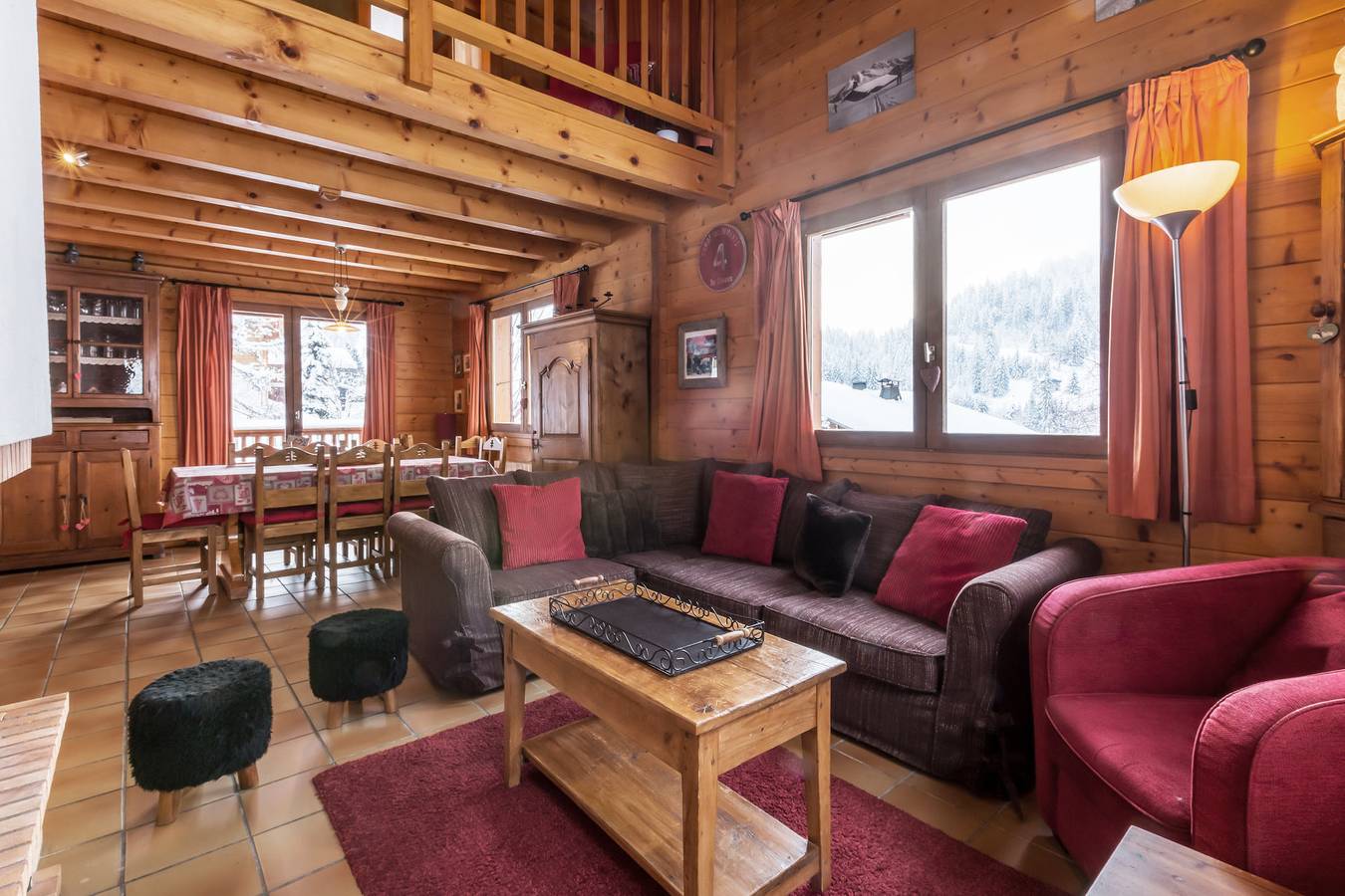 Individual 10 guests, chalet, fireplace, garage, Wi-Fi access (Piso04) in La Clusaz, Annecy region
