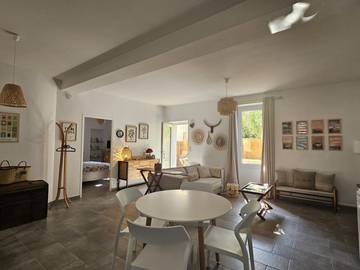 Gîte pour 2 personnes, avec terrasse à Eygalières