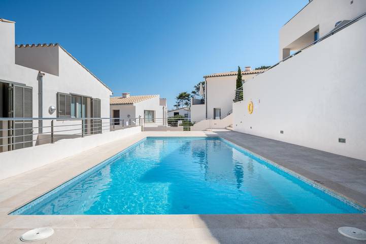 Vacation Home Molins 1 with Sea View, Pool, Wi-Fi, A/C & Terrace in Cala Sant Vicenc, Pollença
