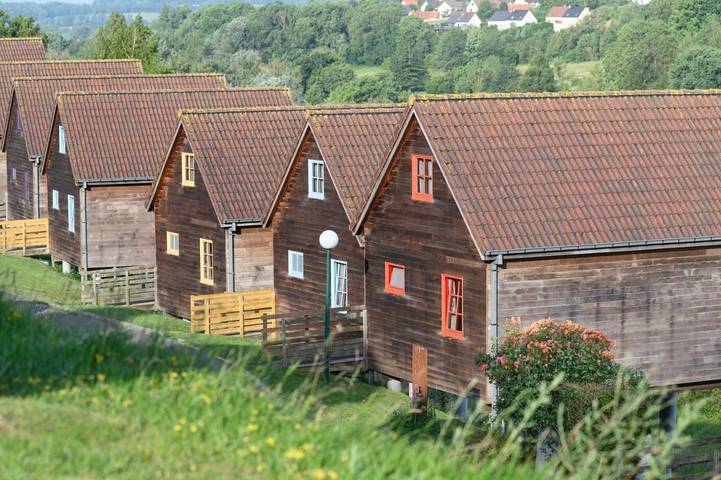 Parc de vacances pour 6 personnes, avec piscine ainsi que jardin et vue, animaux acceptés à Grand-Laviers - 3