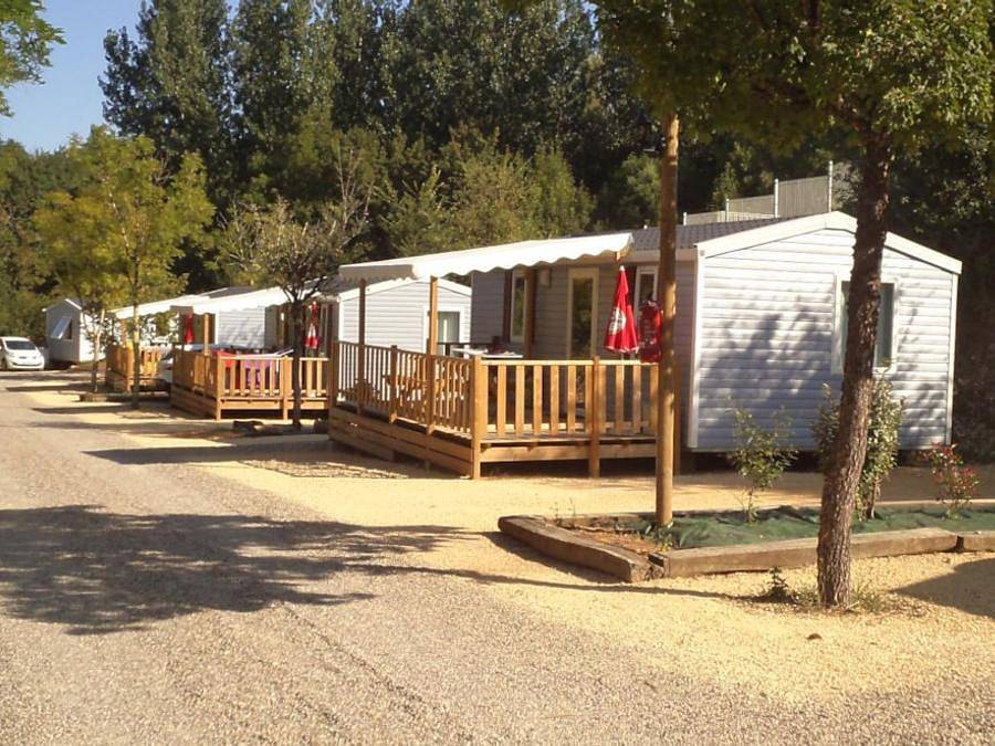 Camping Domaine Le Quercy - Mobilhome 4 personnes - 28m² - 2 chambres - sans Tv in Gourdon, Quercy