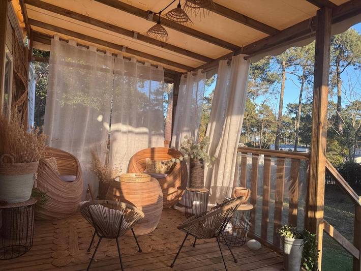 Camping pour 6 personnes, avec piscine et jardin ainsi que sauna et jacuzzi dans Claouey