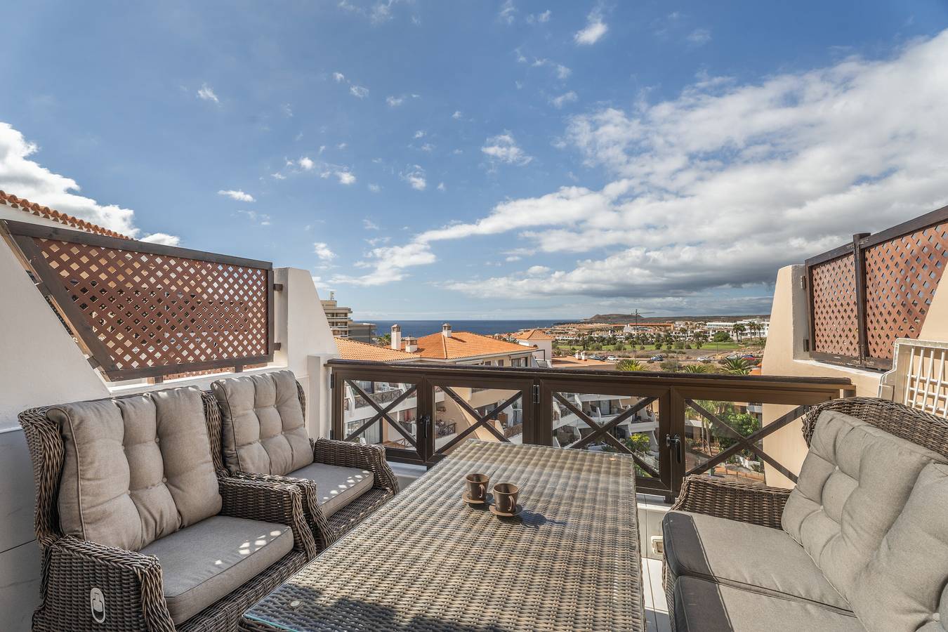 Casa Vacacional 'Cathamarcella' con Vista al Mar, Piscina Compartida y Wi-Fi in Golf del Sur, San Miguel de Abona