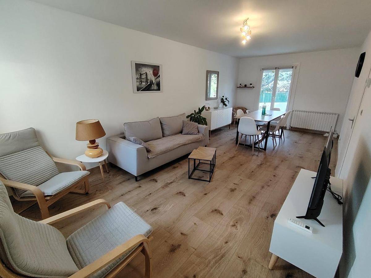 Three-Bedroom House in Balaruc-les-Bains, Côte méditerranéenne (France)