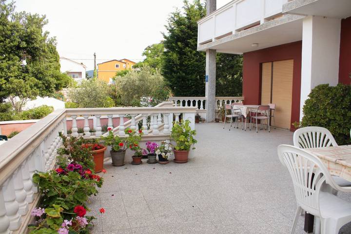 Ferienwohnung für 4 Personen, mit Balkon/Terrasse in Barbat na Rabu