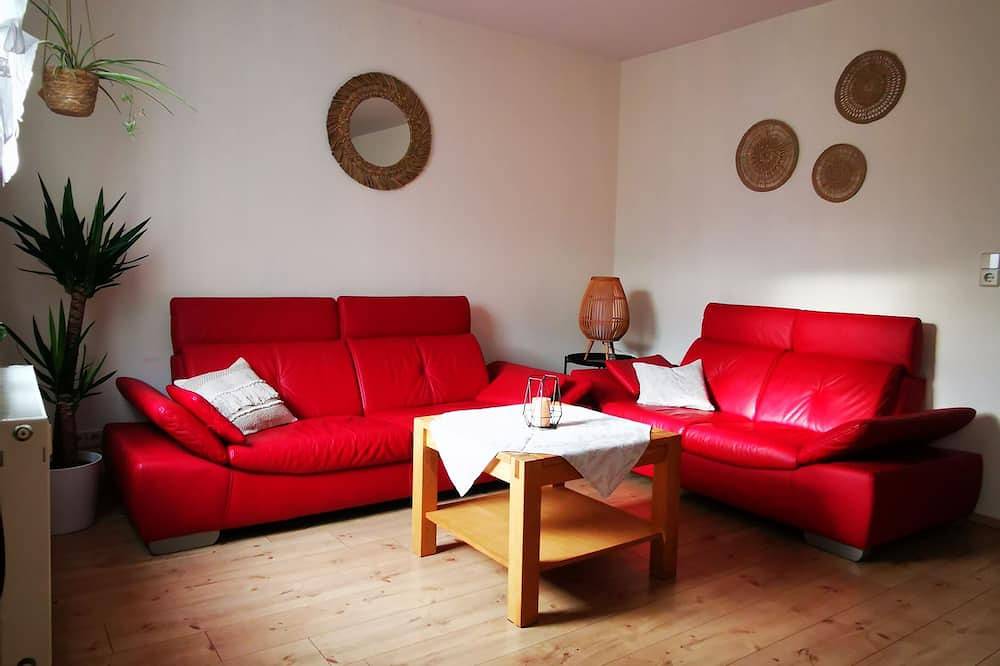 Ganze Wohnung, Gemütliche Ferienwohnung auf dem Alpakahof in Mohlsdorf-Teichwolframsdorf, Region Greiz