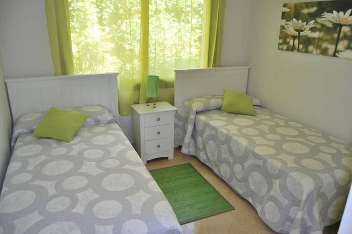 Appartement entier, Appartement vue mer près du golf d'Alcaidesa · 4 pers. · Garage in Playa de La Alcaidesa, San Roque